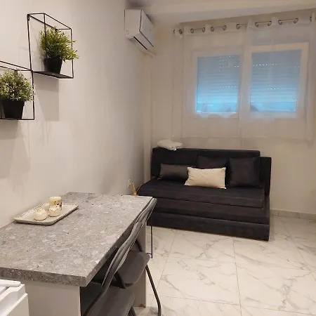 Budget To The Center 1 סלוניקי