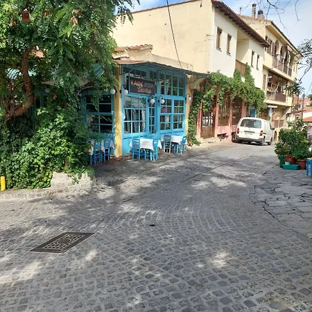 Budget To The Center 1 Salonicco