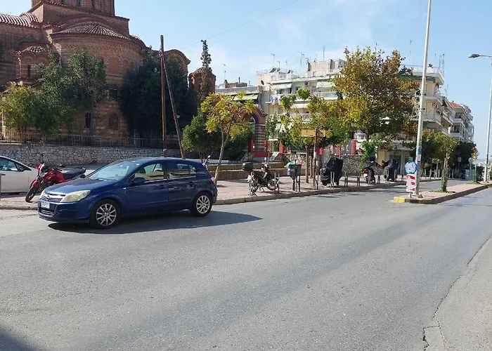 Apartament Budget To The Center 1 *